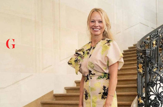 Pamela Anderson Pede Tampil Tanpa Makeup di Paris Fashion Week!