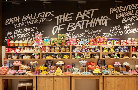 MENGAPA LUSH MEMUTUSKAN UNTUK BERHENTI DARI MEDIA SOSIAL